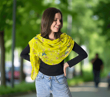 Naložite sliko v pregledovalnik galerije, ženski šal poletni šali rožice modni sal rože sali prehodni sal cvetlice bombaž bombaz svila ženski šali moda udoben šal mehek sal jesenski zenski sal zenski sali metulji jesenski šal cvetlični ženski šal