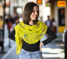 Naložite sliko v pregledovalnik galerije, ženski šal poletni šali rožice modni sal rože sali prehodni sal cvetlice bombaž bombaz svila ženski šali moda udoben šal mehek sal jesenski zenski sal zenski sali metulji jesenski šal cvetlični ženski šal