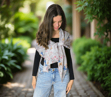 Naložite sliko v pregledovalnik galerije, ženski šal poletni šali rožice modni sal rože sali prehodni sal cvetlice bombaž bombaz svila ženski šali moda udoben šal mehek sal jesenski zenski sal zenski sali metulji jesenski šal cvetlični ženski šal