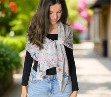 Naložite sliko v pregledovalnik galerije, ženski šal poletni šali rožice modni sal rože sali prehodni sal cvetlice bombaž bombaz svila ženski šali moda udoben šal mehek sal jesenski zenski sal zenski sali metulji jesenski šal cvetlični ženski šal