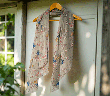 Naložite sliko v pregledovalnik galerije, ženski šal poletni šali rožice modni sal rože sali prehodni sal cvetlice bombaž bombaz svila ženski šali moda udoben šal mehek sal jesenski zenski sal zenski sali metulji jesenski šal cvetlični ženski šal