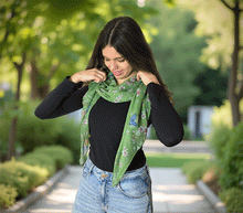 Naložite sliko v pregledovalnik galerije, ženski šal poletni šali rožice modni sal rože sali prehodni sal cvetlice bombaž bombaz svila ženski šali moda udoben šal mehek sal jesenski zenski sal zenski sali metulji jesenski šal cvetlični ženski šal