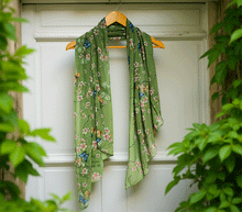 Naložite sliko v pregledovalnik galerije, ženski šal poletni šali rožice modni sal rože sali prehodni sal cvetlice bombaž bombaz svila ženski šali moda udoben šal mehek sal jesenski zenski sal zenski sali metulji jesenski šal cvetlični ženski šal