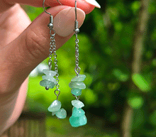 Naložite sliko v pregledovalnik galerije, ženski viseči uhani aventurin viseci uhani kristali uhani iz kristalov nakit aventurin uhani iz kristalov uhani iz poldragih kamnov aventurin