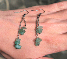 Naložite sliko v pregledovalnik galerije, ženski viseči uhani aventurin viseci uhani kristali uhani iz kristalov nakit aventurin uhani iz kristalov uhani iz poldragih kamnov aventurin