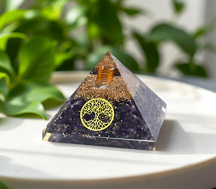 orgonit piramida zaščita elektromagnetno sevanje orgonit piramida ametist spirala kristali piramida moč moc drevo življenja piramida drevo zivljenja orgonit elektro smog