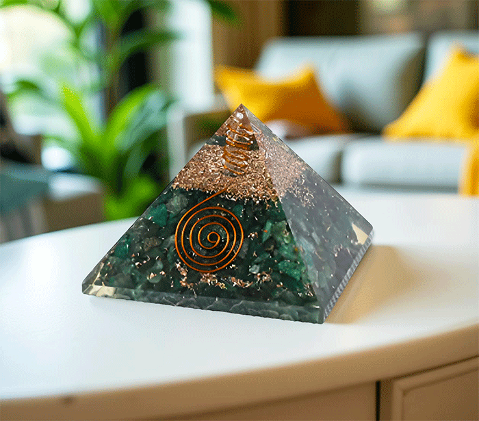 orgonit piramida zaščita zascita elektromagnetno sevanje orgonit piramida zeleni žad spirala kristali zeleni zad poldragi kamni piramide piramida moč moc roža življenja piramida roza zivljenja  orgonit elektrosmog cvet zivljenja piramida orgonit