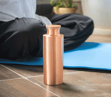 Naložite sliko v pregledovalnik galerije, bakrena karafa steklenica za vodo bakrena flaška steklenica iz bakra flaška iz bakra  baker flaska kovana za vodo iz bakra 700 ml
