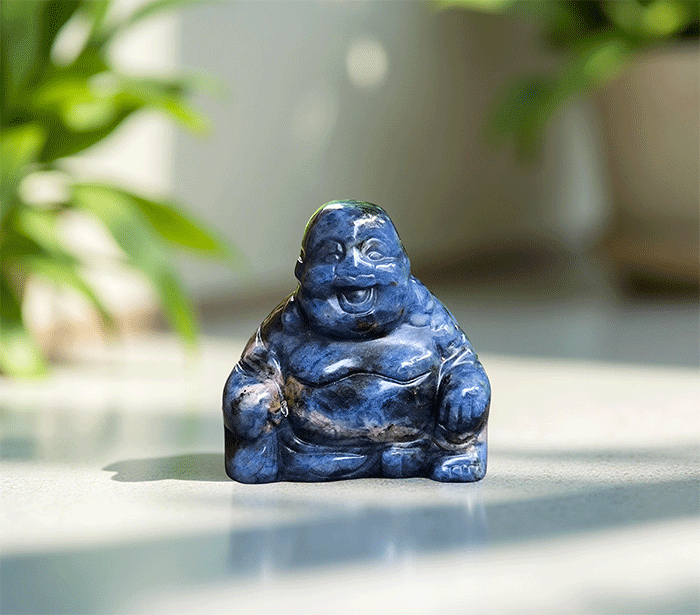 kipec buda iz sodalita kip buda iz kristalov figura bude sodalit buddha meditacija figura buda dobro počutje dekoracija za dom joga buddha