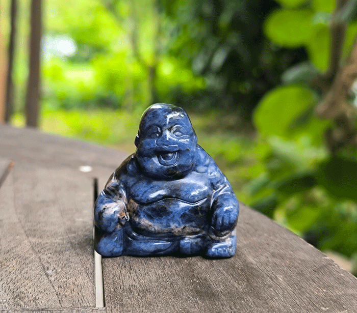 kipec buda iz sodalita kip buda iz kristalov figura bude sodalit buddha meditacija figura buda dobro počutje dekoracija za dom joga buddha