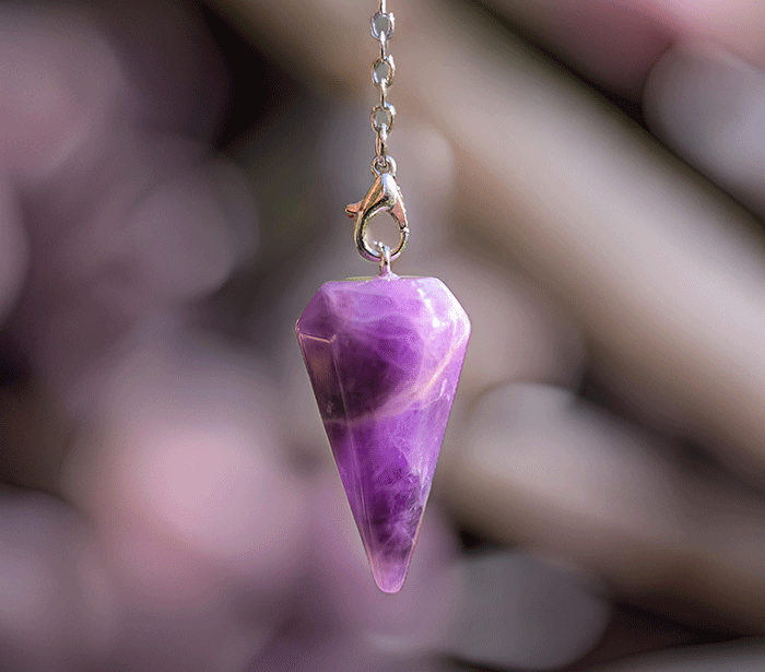 nihalo ametist talisman nihalo iz ametista kristalno nihalo kristali nihalo poldragikamni nihala merjenje energije nihala