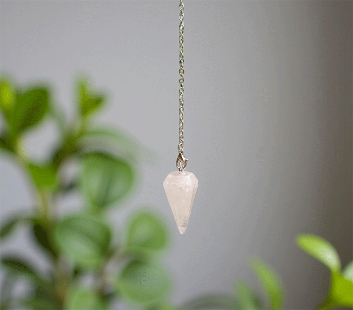 nihalo kamena strela talisman nihalo iz kamene strele kristalno nihalo kamena strela kristali nihalo iz kamene strele poldragi kamni nihala merjenje energije nihala pendelum