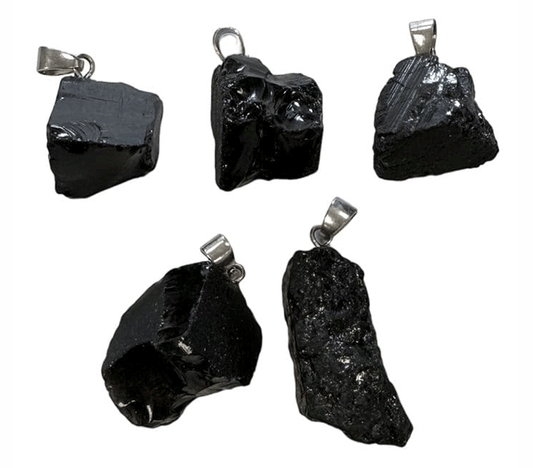 kristali neobdelan obesek iz kristalov obesek podragi kamni obeski iz kristalov poldragi kamni obeski crni obsidian talisman iz kristalov črni obsidian talisman poldragi kamni obsidian
