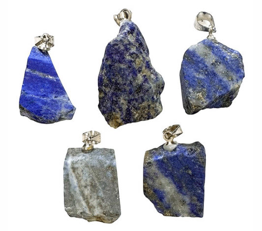 kristali neobdelan obesek iz kristalov obesek podragi kamni obeski iz kristalov poldragi kamni obeski lapis lazuli talisman iz kristalov talisman poldragi kamni lapis lazuli