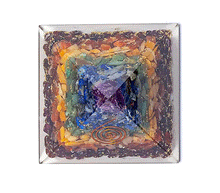 Naložite sliko v pregledovalnik galerije, orgonit piramida cakre zaščita zascita elektromagnetno sevanje orgonit piramida čakre spirala kristali  poldragi kamni piramide piramida moč moc cakra cakre orgonit čakra piramida orgonit elektrosmog 
