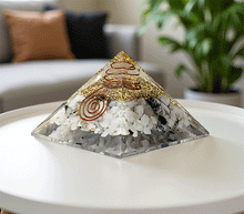 Naložite sliko v pregledovalnik galerije, orgonit piramida mesecev kamen kristali zaščita zascita elektromagnetno sevanje orgonit piramida kristali lunin kamen spirala kristali  poldragi kamni piramide piramida moč moc  orgonit  piramida orgonit elektrosmog 
