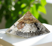 Naložite sliko v pregledovalnik galerije, orgonit piramida mesecev kamen kristali zaščita zascita elektromagnetno sevanje orgonit piramida kristali lunin kamen spirala kristali  poldragi kamni piramide piramida moč moc  orgonit  piramida orgonit elektrosmog 
