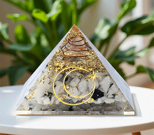 Naložite sliko v pregledovalnik galerije, orgonit piramida mesecev kamen kristali zaščita zascita elektromagnetno sevanje orgonit piramida kristali lunin kamen spirala kristali  poldragi kamni piramide piramida moč moc  orgonit  piramida orgonit elektrosmog 
