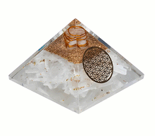 Naložite sliko v pregledovalnik galerije, orgonit piramida selenit kristali zaščita zascita elektromagnetno sevanje orgonit piramida kristali selenit spirala kristali  poldragi kamni piramide piramida moč moc  orgonit  piramida orgonit elektrosmog 
