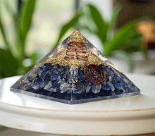 Naložite sliko v pregledovalnik galerije, orgonit piramida sodalit kristali zaščita zascita elektromagnetno sevanje orgonit piramida kristali sodalit spirala kristali  poldragi kamni piramide piramida moč moc  orgonit  piramida orgonit elektrosmog 
