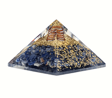 Naložite sliko v pregledovalnik galerije, orgonit piramida sodalit kristali zaščita zascita elektromagnetno sevanje orgonit piramida kristali sodalit spirala kristali  poldragi kamni piramide piramida moč moc  orgonit  piramida orgonit elektrosmog 
