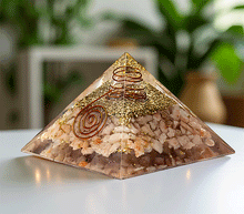 Naložite sliko v pregledovalnik galerije, orgonit piramida sončev kamen kristali zaščita zascita elektromagnetno sevanje orgonit piramida kristali soncev kamen spirala kristali  poldragi kamni piramide piramida moč moc  orgonit  piramida orgonit elektrosmog 
