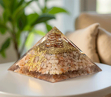 Naložite sliko v pregledovalnik galerije, orgonit piramida sončev kamen kristali zaščita zascita elektromagnetno sevanje orgonit piramida kristali soncev kamen spirala kristali  poldragi kamni piramide piramida moč moc  orgonit  piramida orgonit elektrosmog 
