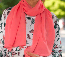 Naložite sliko v pregledovalnik galerije, šal šali ženski šali poletni šali prehodni šali modni dodatki svila viskoza enobarvni šali enobarven šal sal enobarven lahek sal viskoza svila sal naravni material
