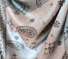 Naložite sliko v pregledovalnik galerije, sal sali šal šali pasmina pašmina ženski šali modni šali zenski sal bombaž viskoza šali lepota mehko jesenski šal zimski šal prehodni šal poletni šali  topel sal naravni materiali 
