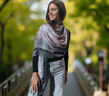 Naložite sliko v pregledovalnik galerije, sal sali šal šali pasmina pašmina ženski šali modni šali zenski sal bombaž viskoza šali lepota mehko jesenski šal zimski šal prehodni šal poletni šali  topel sal naravni materiali siva
