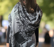 Naložite sliko v pregledovalnik galerije, sal sali šal šali pasmina pašmina ženski šali modni šali zenski sal bombaž viskoza šali lepota mehko jesenski šal zimski šal prehodni šal poletni šali  naravni materiali blescice bleščice svetlikajoč
