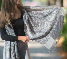 Naložite sliko v pregledovalnik galerije, sal sali šal šali pasmina pašmina ženski šali modni šali zenski sal bombaž viskoza šali lepota mehko jesenski šal zimski šal prehodni šal poletni šali  naravni materiali blescice bleščice svetlikajoč
