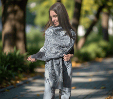 Naložite sliko v pregledovalnik galerije, sal sali šal šali pasmina pašmina ženski šali modni šali zenski sal bombaž viskoza šali lepota mehko jesenski šal zimski šal prehodni šal poletni šali  naravni materiali blescice bleščice svetlikajoč
