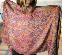 Naložite sliko v pregledovalnik galerije, sal sali šal crazy šali pasmina pašmina ženski šali modni šali zenski sal bombaž viskoza šali lepota mehko jesenski šal zimski šal prehodni šal poletni šali  rdeča oranžna naravni materiali good vibes
