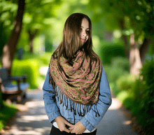 Naložite sliko v pregledovalnik galerije, sal sali šal crazy šali pasmina pašmina ženski šali modni šali zenski sal bombaž viskoza šali lepota mehko jesenski šal zimski šal prehodni šal poletni šali  rjava zelena 
 vzorci naravni materiali good vibes
