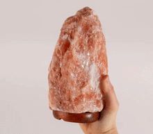 Naložite sliko v pregledovalnik galerije, Himalajska solna lucka naravna oblika astma svetilka elektrosmog solna luc madalbal solna svetilka himalajska solna lučka solna luč  solna svetilka rdeca
