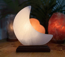 Naložite sliko v pregledovalnik galerije, Himalajska solna lucka naravna oblika astma svetilka elektrosmog solna luc madalbal solna svetilka himalajska solna lučka solna luč  solna svetilka luna mesec
