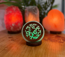 Naložite sliko v pregledovalnik galerije, Himalajska solna lucka naravna oblika astma svetilka elektrosmog solna luc madalbal solna svetilka himalajska solna lučka solna luč  solna svetilka kolibri
