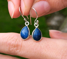 Naložite sliko v pregledovalnik galerije, srebrni zenski uhani 925 lapis lazuli zenski nakit nakit uhani srebro 925 uhani iz kristalov lapis lazuli uhani podragi kamni modni nakit kristali kristalni uhani  lapis lazuli uhancki
