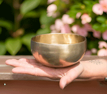 Naložite sliko v pregledovalnik galerije,  tibetanska pojoča posoda  pojoča skleda tibetanska pojoca posoda  glasbila instrumenti zvocna kopel tibetanska pojoca skleda 
