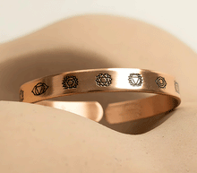 Naložite sliko v pregledovalnik galerije, zapestnica baker cakra bakrena zapestnica cakre nakit iz bakra zapestnica iz bakra energijska zapestnica čakre
