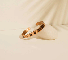 Naložite sliko v pregledovalnik galerije, zapestnica baker cakra bakrena zapestnica cakre nakit iz bakra zapestnica iz bakra energijska zapestnica čakre
