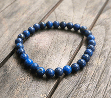 Naložite sliko v pregledovalnik galerije, zapestnica lapis lazuli iz kristalov 6mm ženska zapestnica iz poldragih kamnov nakit lapis lazuli moda nakit iz kristalov kristali zapestnice lapis lazuli ženske zapestnice talisman
