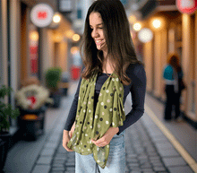 Naložite sliko v pregledovalnik galerije, ženski šal poletni šali pike modni sal rože sali prehodni sal pikice bombaž bombaz svila ženski šali moda udoben šal mehek sal  jesenski šal ženski šal
